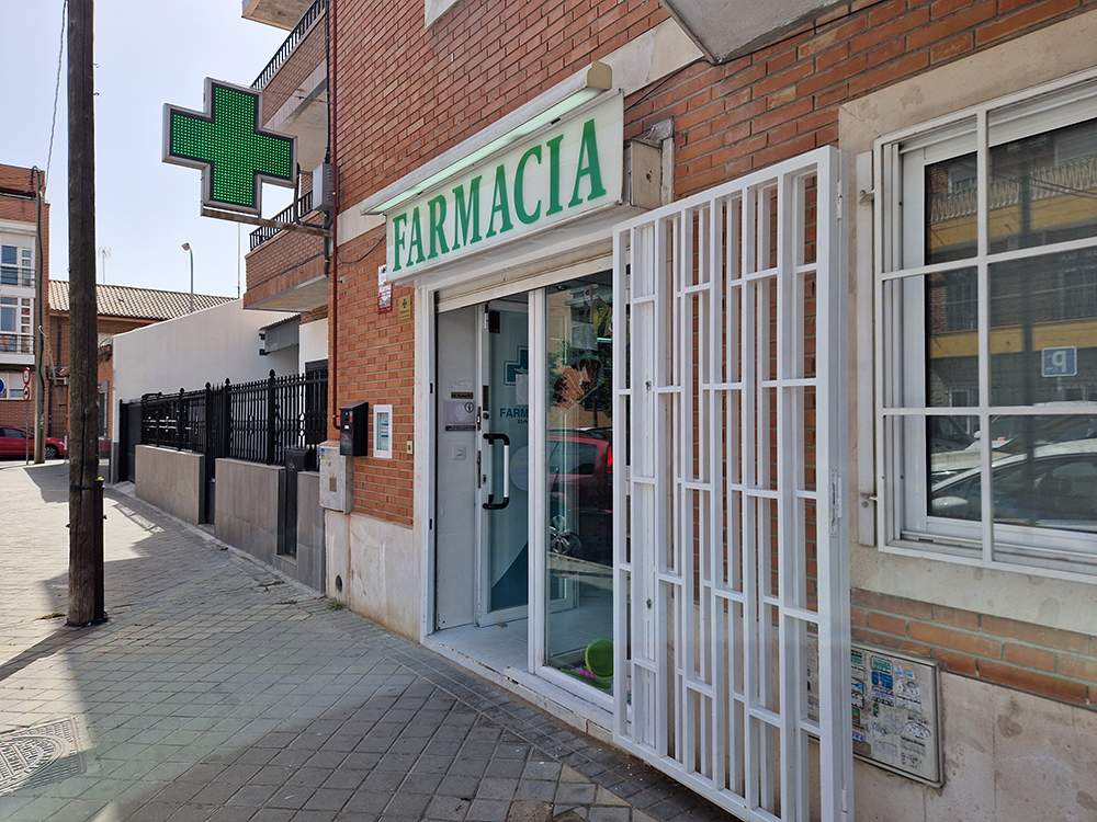 farmacia barajas madrid exterior 2 Farmacia Barajas Calle San Estanislao 6 | Farmacias Madrid